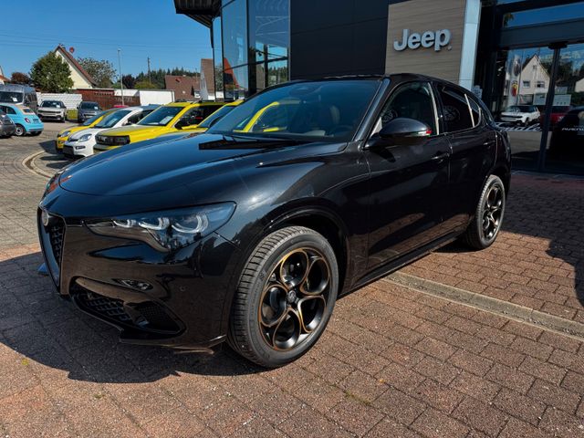 Alfa Romeo Stelvio 2.0 Intensa Allrad 280PS Glasdach Navi