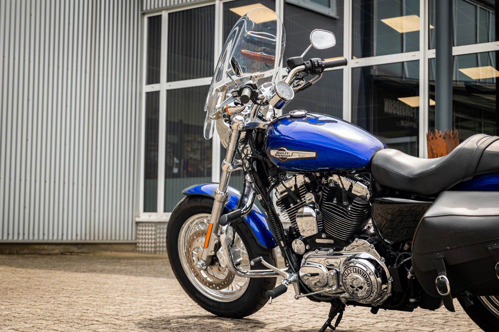 Fahrzeugabbildung Harley-Davidson Sportster XL1200C Custom - JEKILL&HYDE -