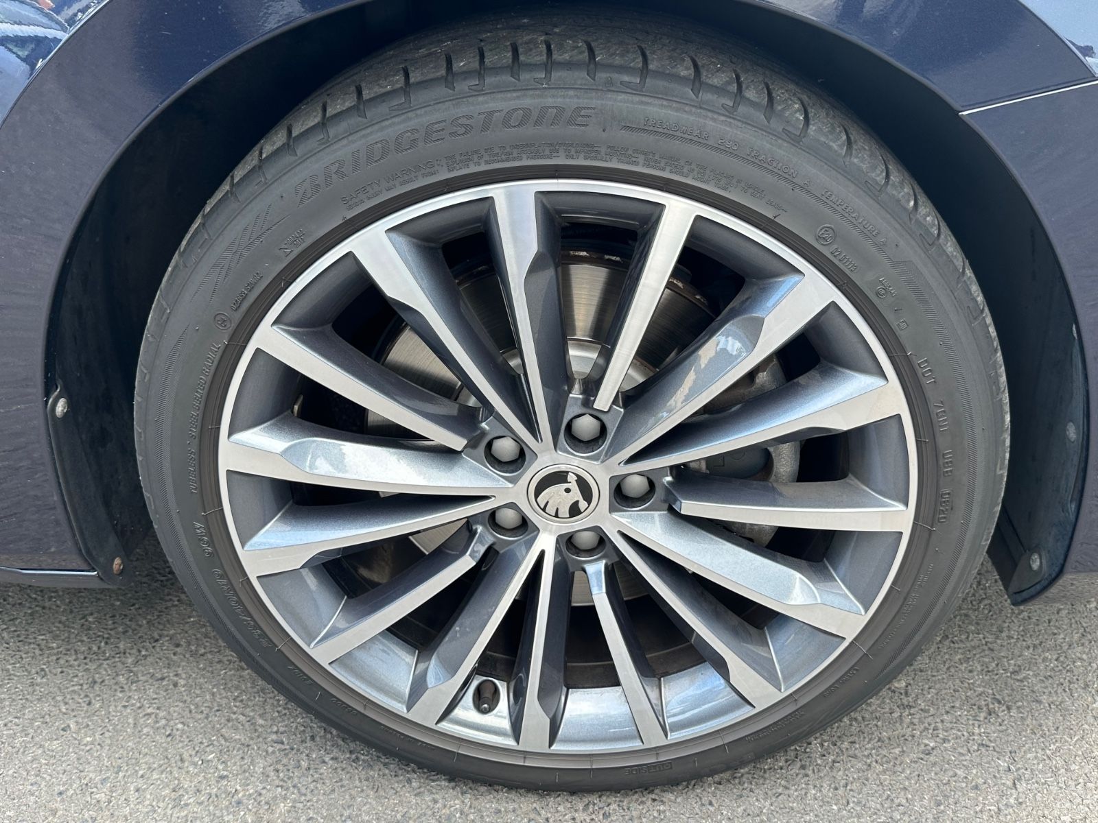Skoda Superb Combi L&K 4x4 Leder Standhzng AHK Pano foto 23