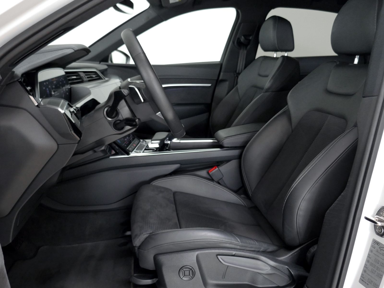 Fahrzeugabbildung Audi e-tron Sportback advanced 55 quattro | LED AHK