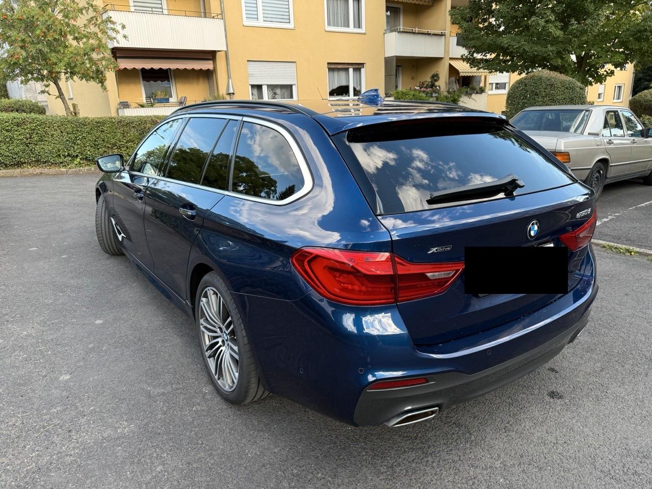 BMW 530d xDrive Touring M PAKET PANO CARPLAY HUD