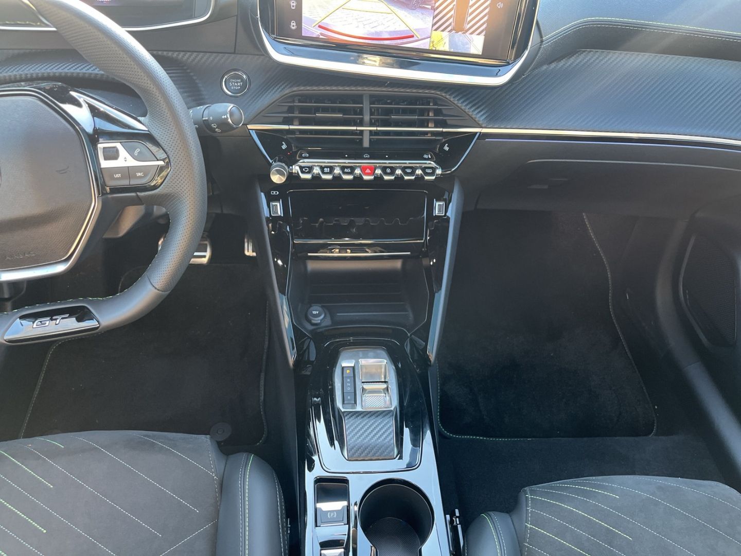 Fahrzeugabbildung Peugeot 208 GT Elektromotor 156 Panorama Navi LED ACC