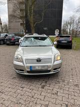 Toyota Avensis 2,0 - Toyota Avensis Gebrauchtwagen in Hamburg