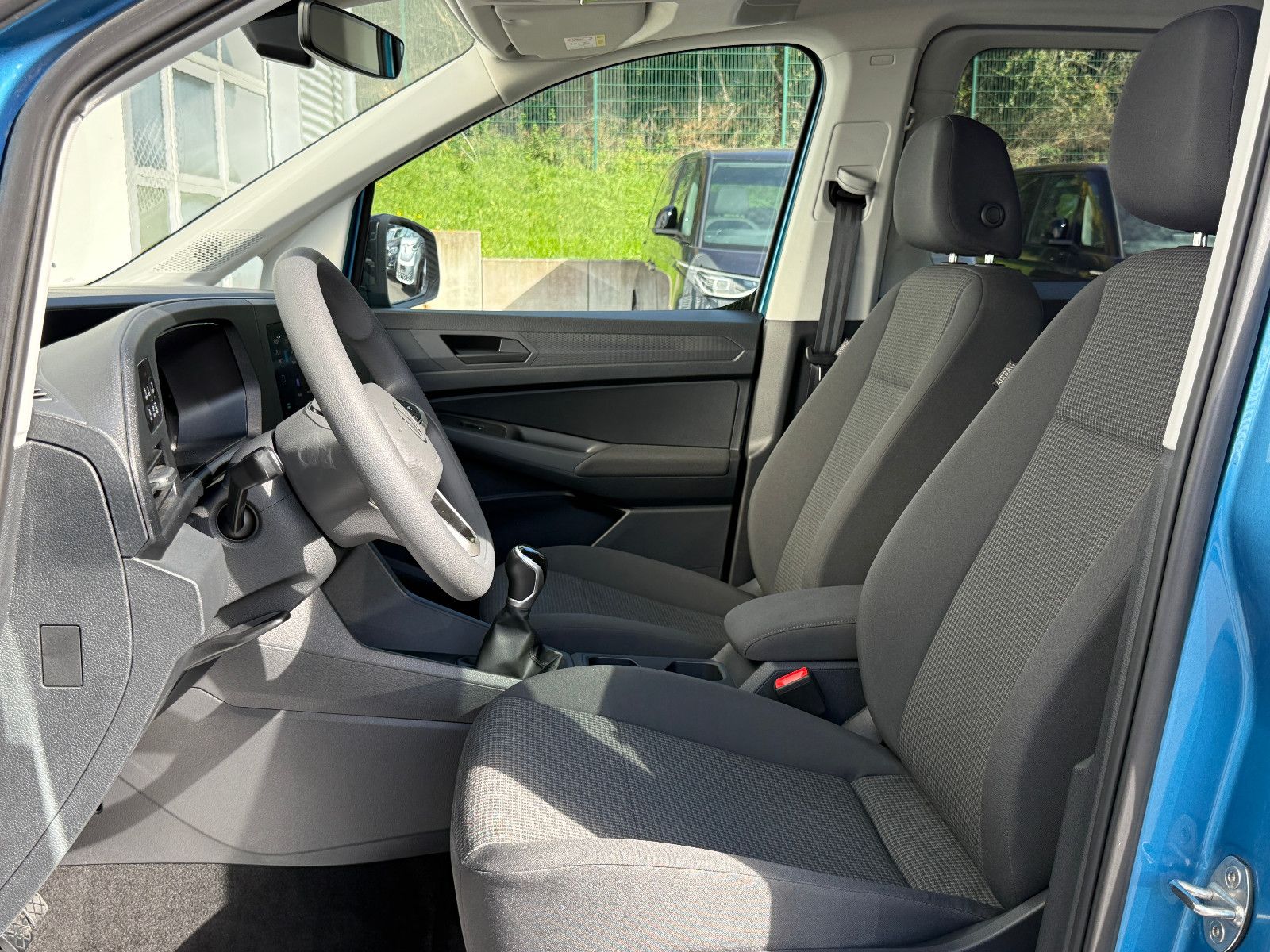 Fahrzeugabbildung Volkswagen Caddy 2.0 TDI Navi GRA LED SHZ Rückfahrkamera