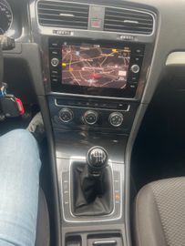 Volkswagen Golf - 12