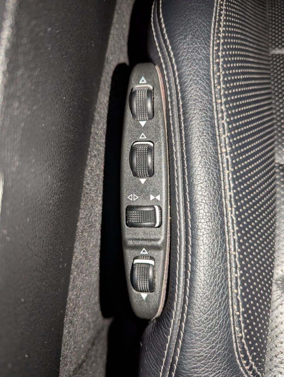 MERCEDES-BENZ E 350 CGI Ava. Memory Leder Navi Pano Sport-Fahr - Image 23