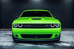 DODGE Challenger SRT 6.4l V8 - Unfallfrei - DE Modell