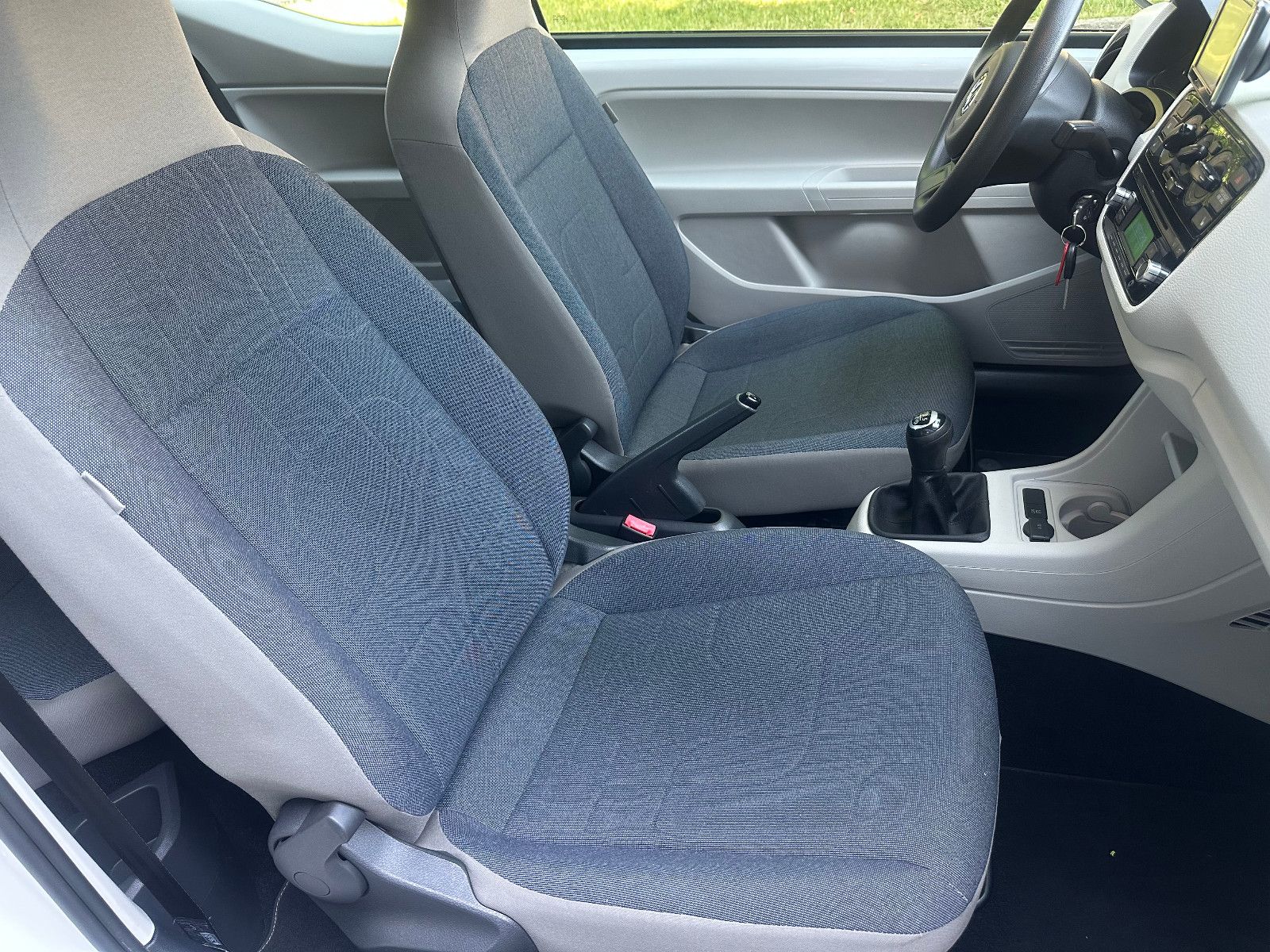 Fahrzeugabbildung Volkswagen up! MOVE*1.HAND+NAVI+SITZHEIZUNG*