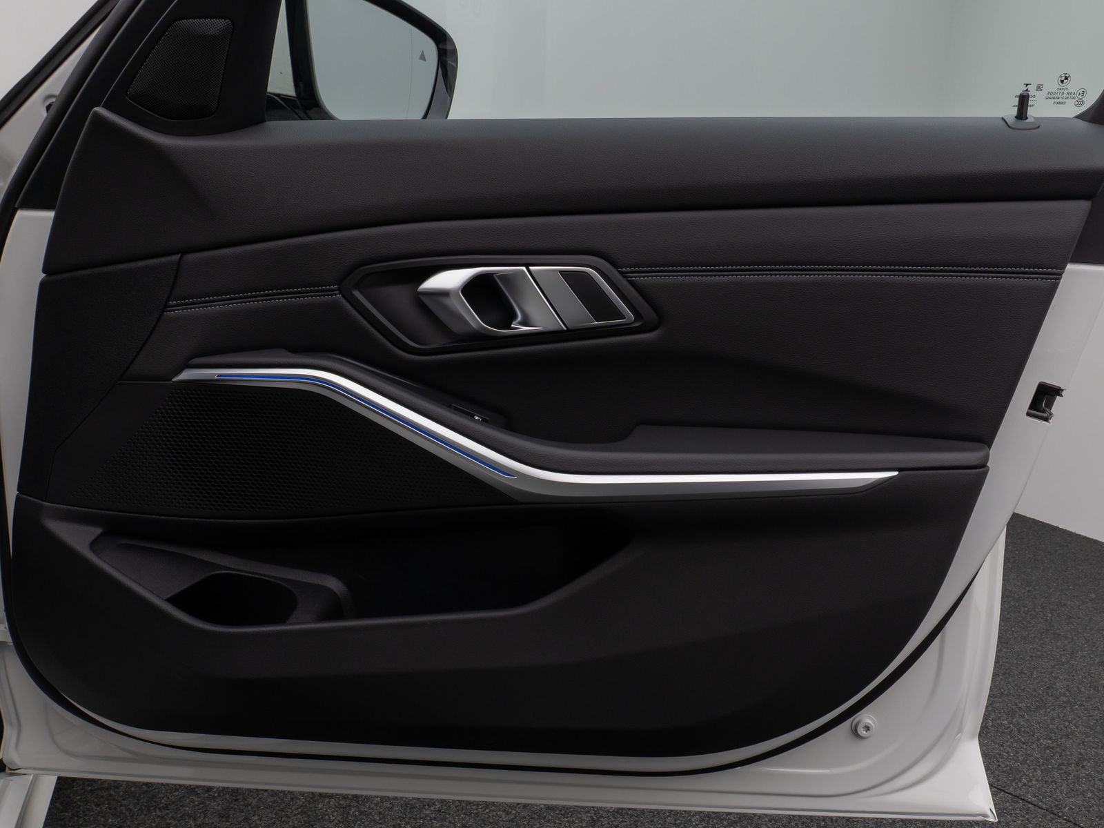 Fahrzeugabbildung BMW 320d Sport Line Kamera DAB HiFi DrivAssist Alarm