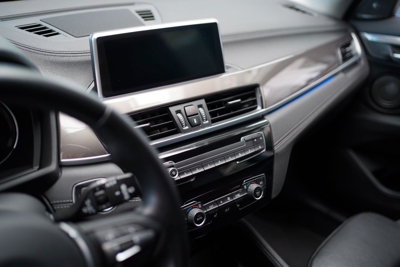Fahrzeugabbildung BMW X1 xDrive18d xLine +AHK+LED+Parkassist+Navigatio