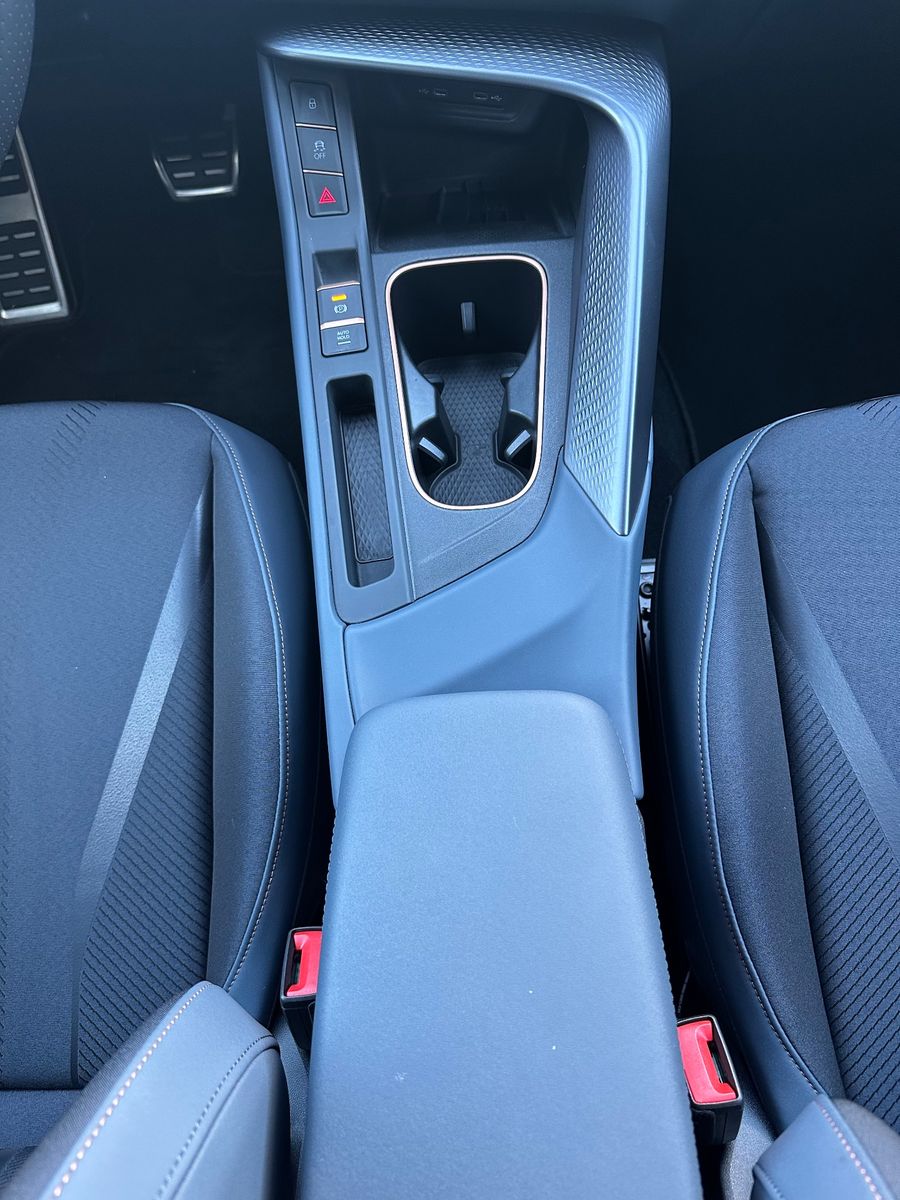 Fahrzeugabbildung CUPRA Terramar 1.5 eTSI DSG NAV+LED+AHK+HUD+KAM+SHZ