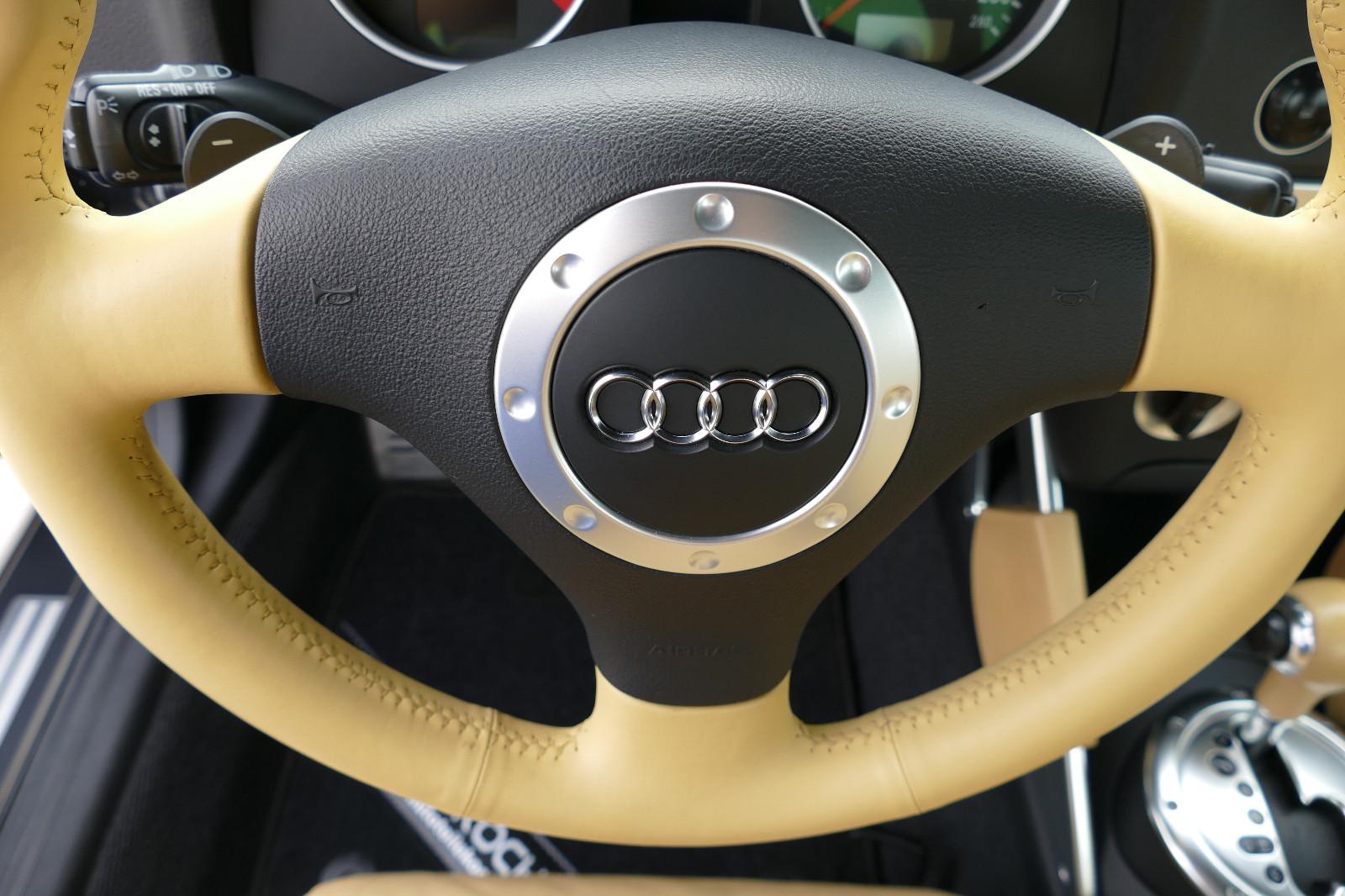 Audi TT Coupe 3.2 V6 DSG quattro NAVI LEDER TEMPOMAT