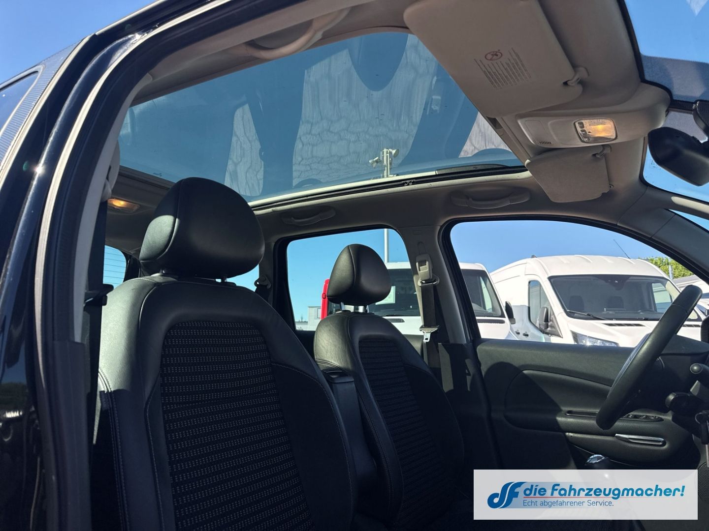 Fahrzeugabbildung Citroën C3 Picasso Exclusive 1,6HDi Pano TÜV 05/27 *EXPO