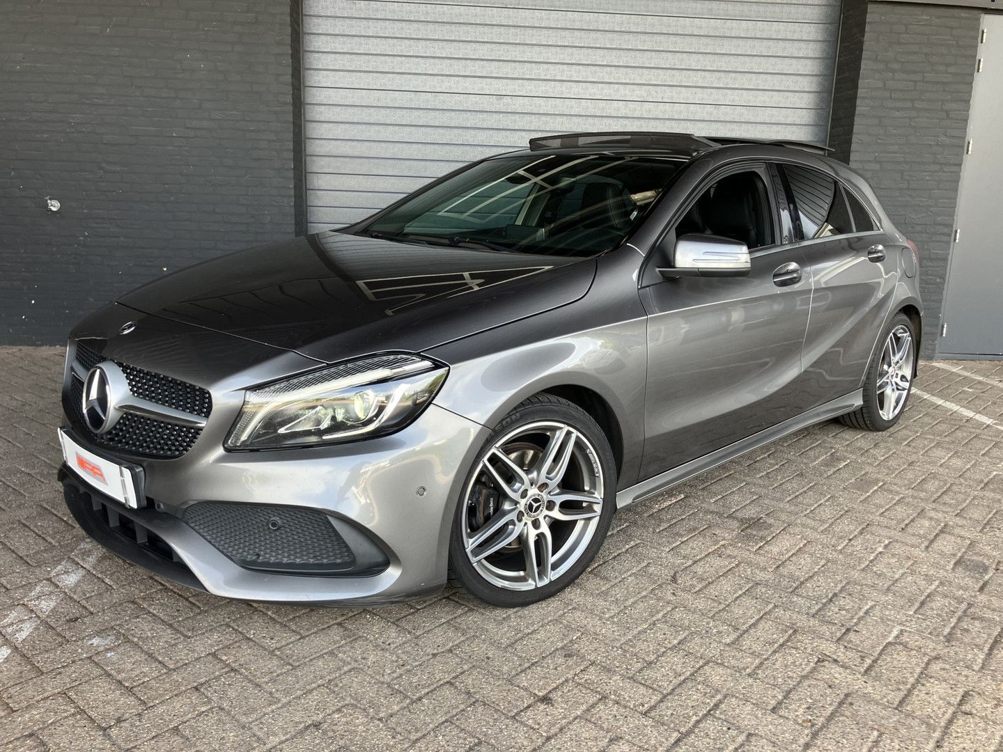 MERCEDES-BENZ A 200 d ///AMG-PANO-XENON-LEDER