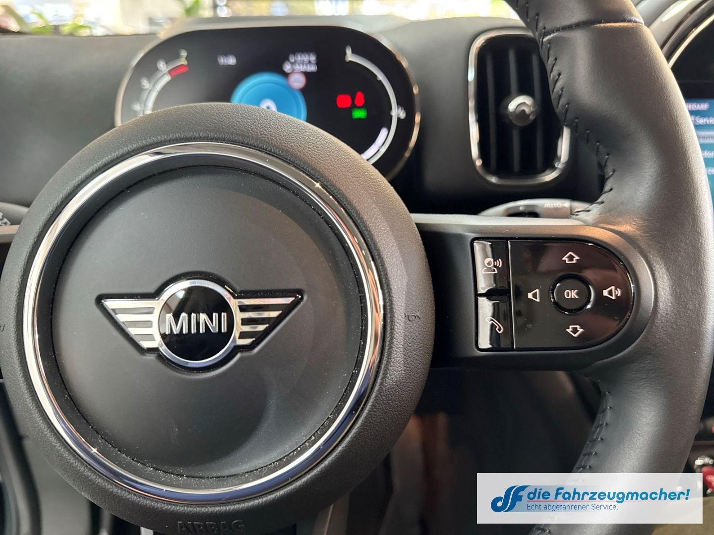 Fahrzeugabbildung MINI Cooper Countryman One Classic Trim Navi LED Blen