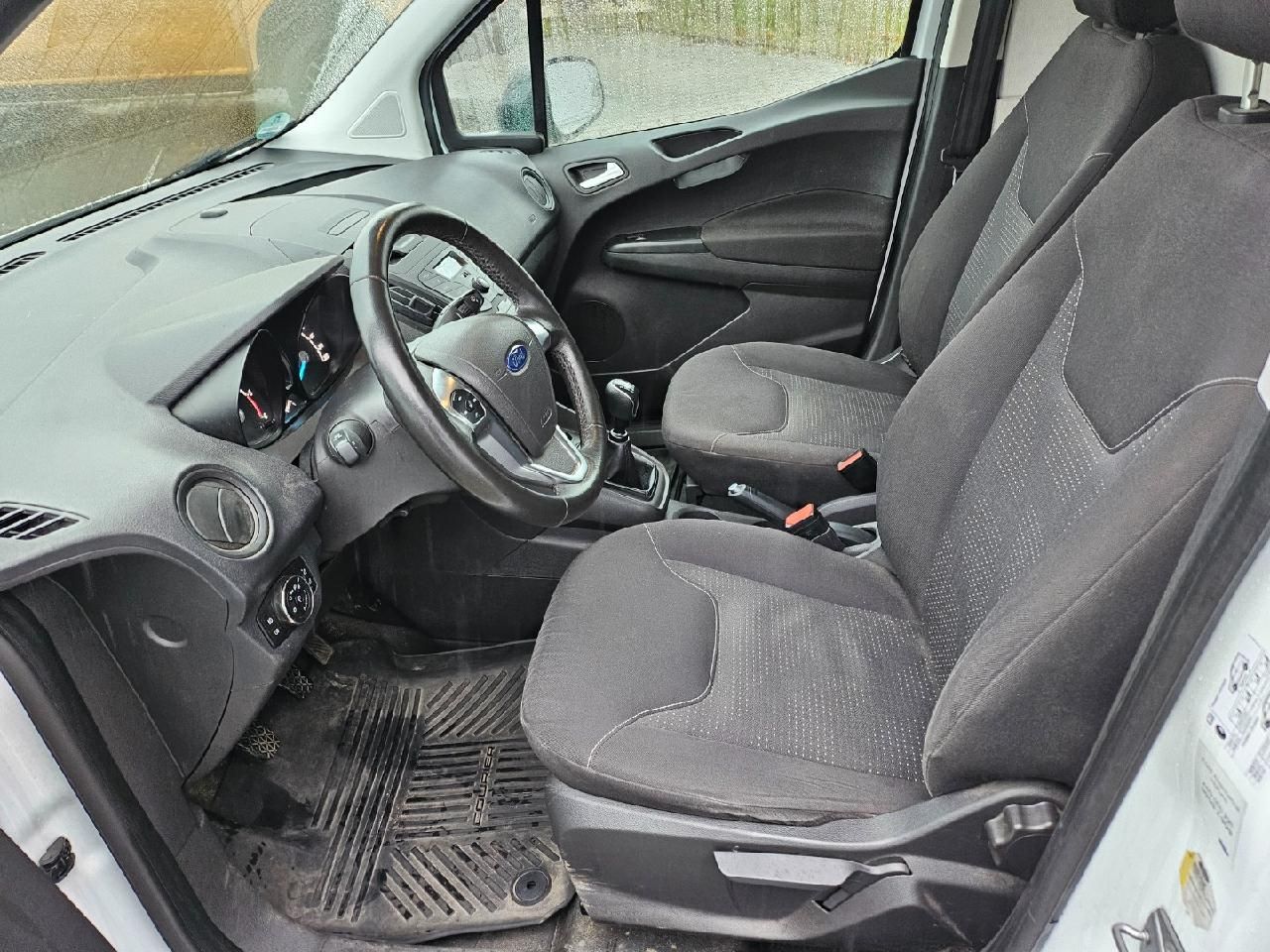 Fahrzeugabbildung Ford Transit Courier Trend