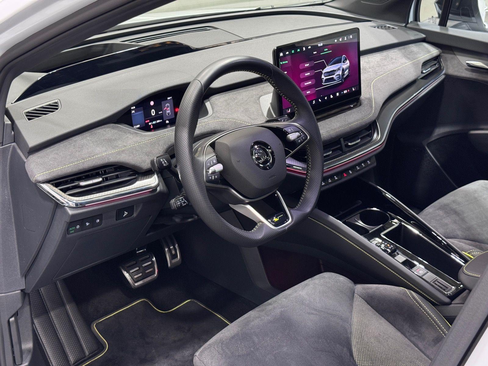 Skoda Enyaq Coupé RS | MATRIX NAVI PANO AHK HUD DCC