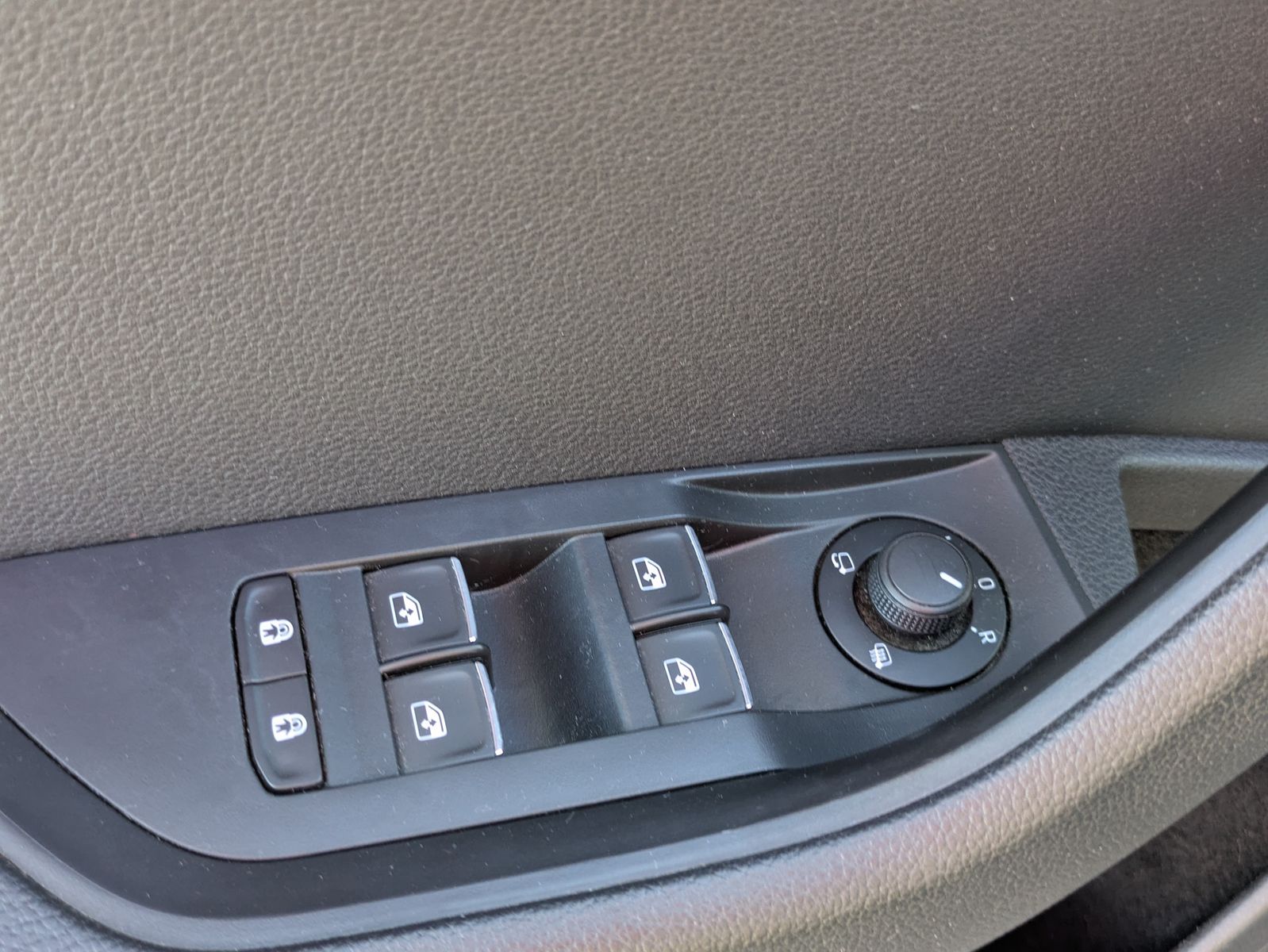 Fahrzeugabbildung SKODA Superb 2.0 TDI Style PANO*AHK*ACC*MEMORY*BIXENON