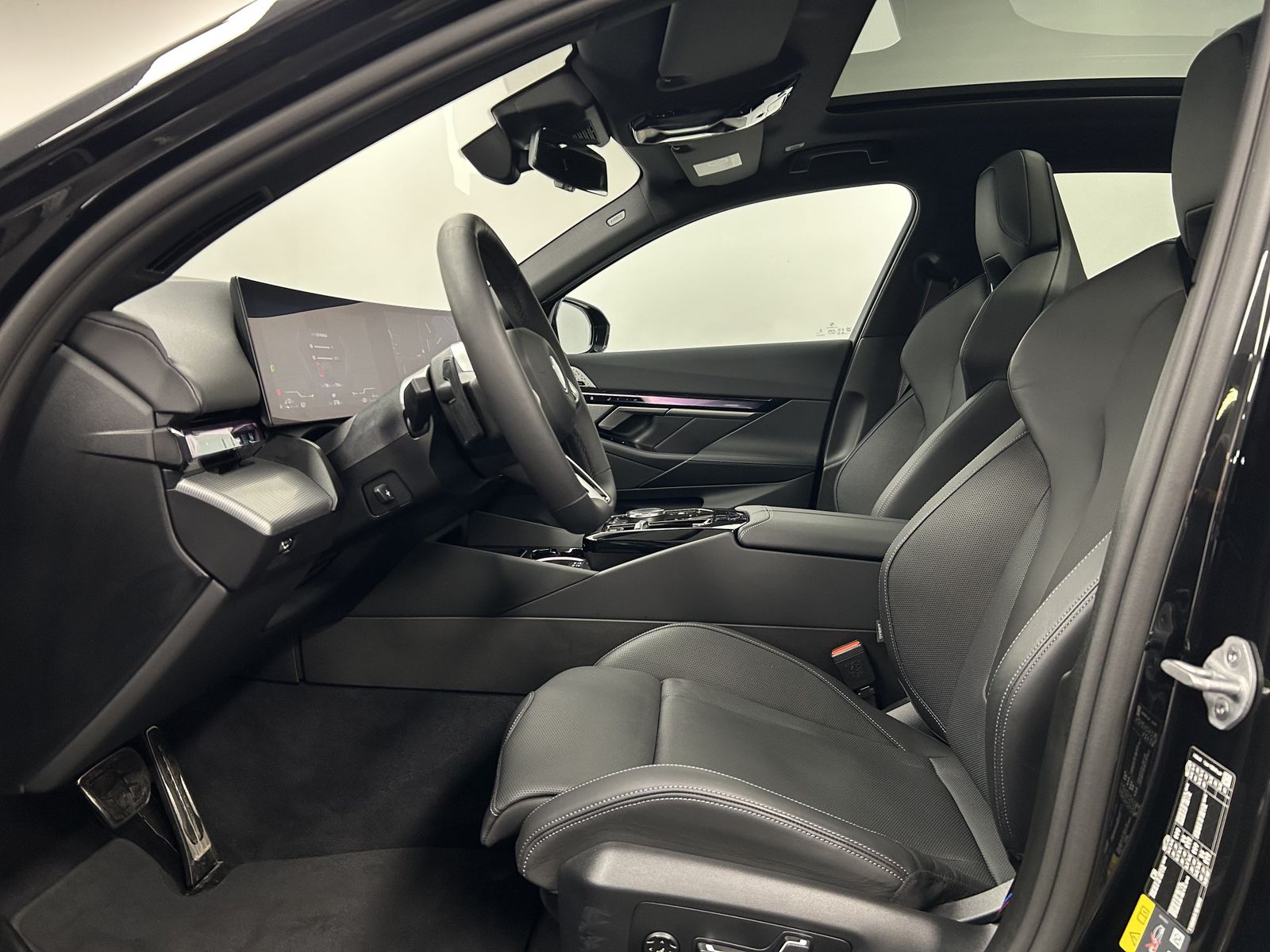 BMW 550e xDrive Limousine M Sportpaket Pro DAB LED A foto 4