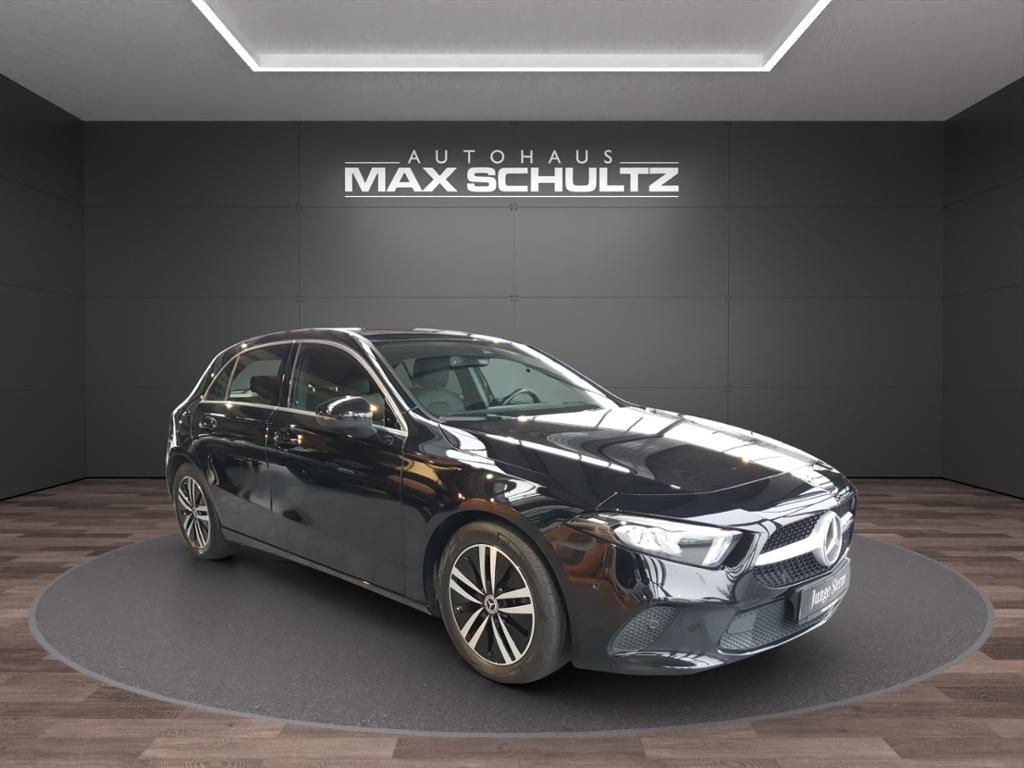 Fahrzeugabbildung Mercedes-Benz A 180 Kompaktlimousine Navi*PDC*SpurH*LED*360