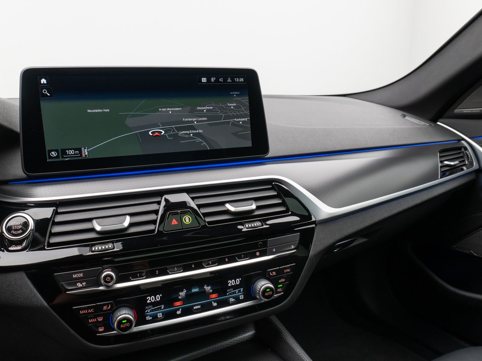 Fahrzeugabbildung BMW M550i xD Laser SoftClos 360°HUD DAB H/K DisplKey