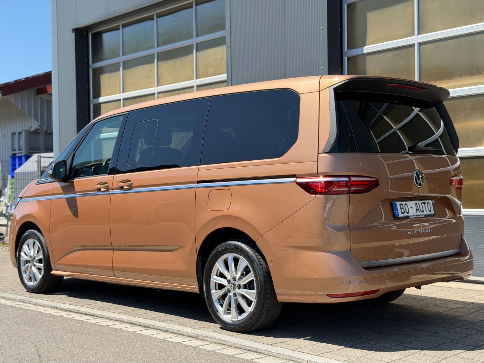 Volkswagen T7 Multivan STYLE LANG Leder AHK ACC IQ VISaVIS foto 2