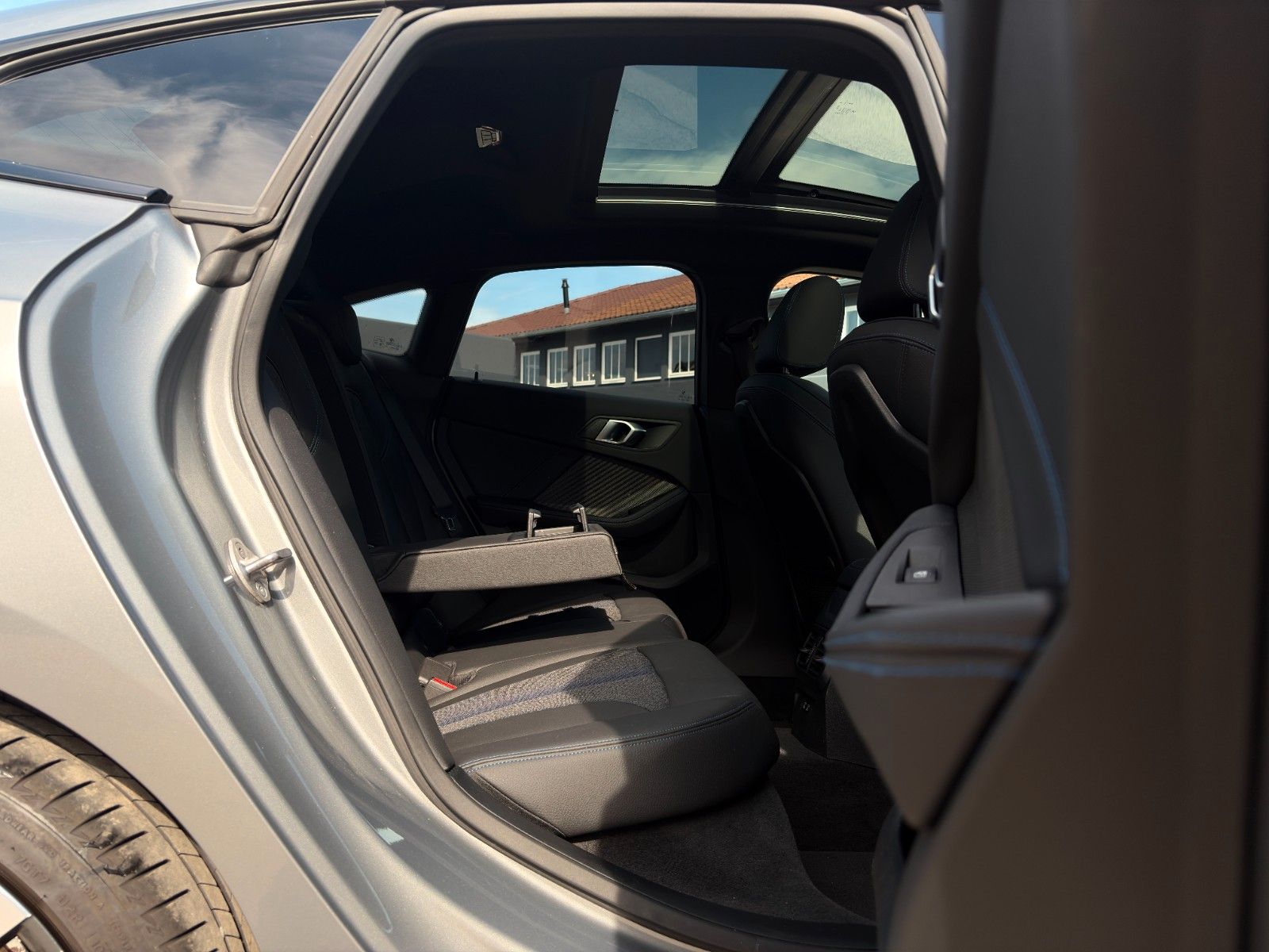 Fahrzeugabbildung BMW 220i Gran Coupé M Sport PANO H&K CAM LHZ CarPlay