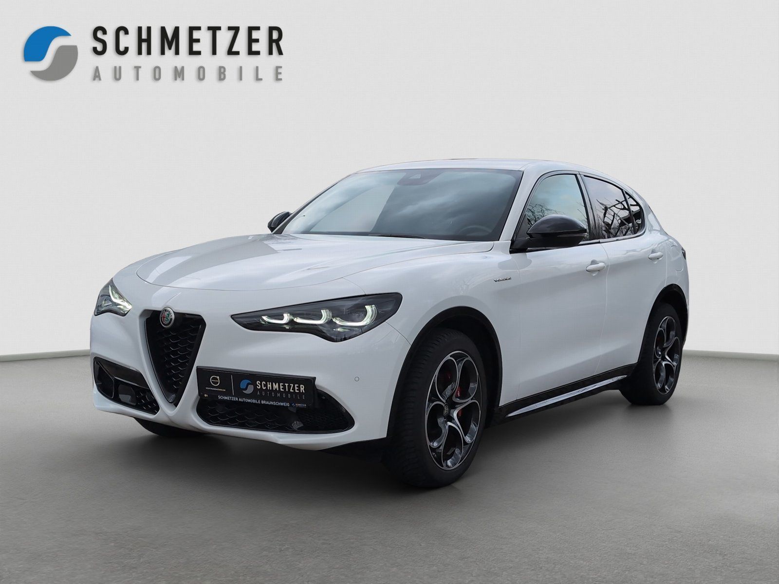 Alfa-Romeo Stelvio - 1