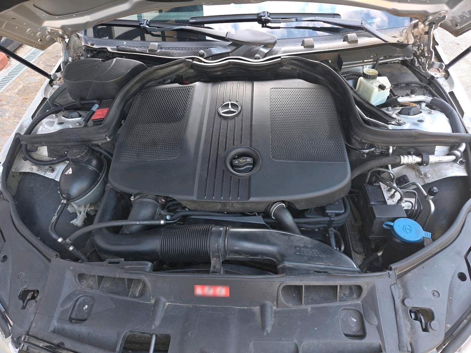 Mercedes-Benz C220 2009 — photo 15