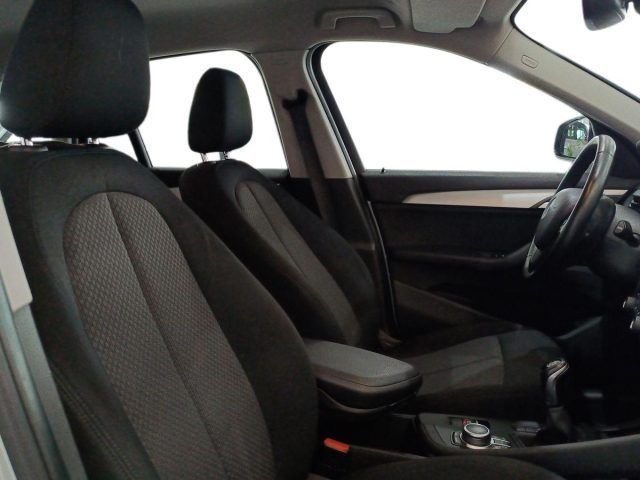 BMW X1 sDrive16d Business Advantage foto 10