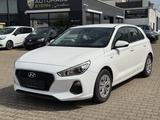Hyundai i30 Pure 1.4 / Klima - Hyundai i30 Pure mit Benzin-Antrieb