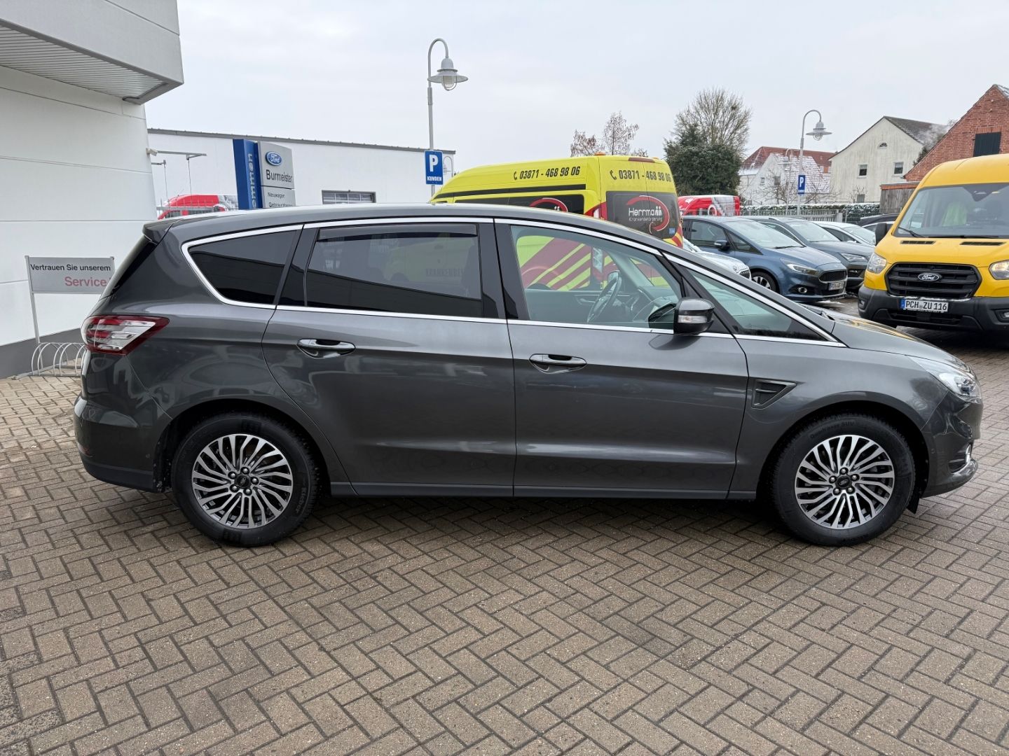 Fahrzeugabbildung Ford S-Max 2.0 EcoBlue Titanium 7-Sitze ACC LED AHK R