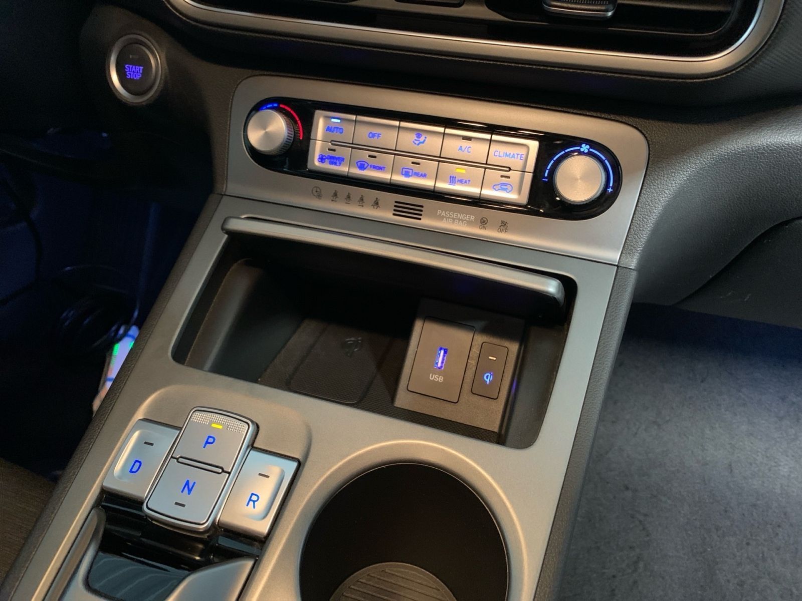 Fahrzeugabbildung Hyundai KONA Trend Elektro 64 kWh Navi Assi Dach