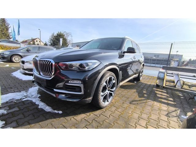 BMW X5 xDrive30d X-LINE SOFT PANO AHK SHZG.V+H AD.LE