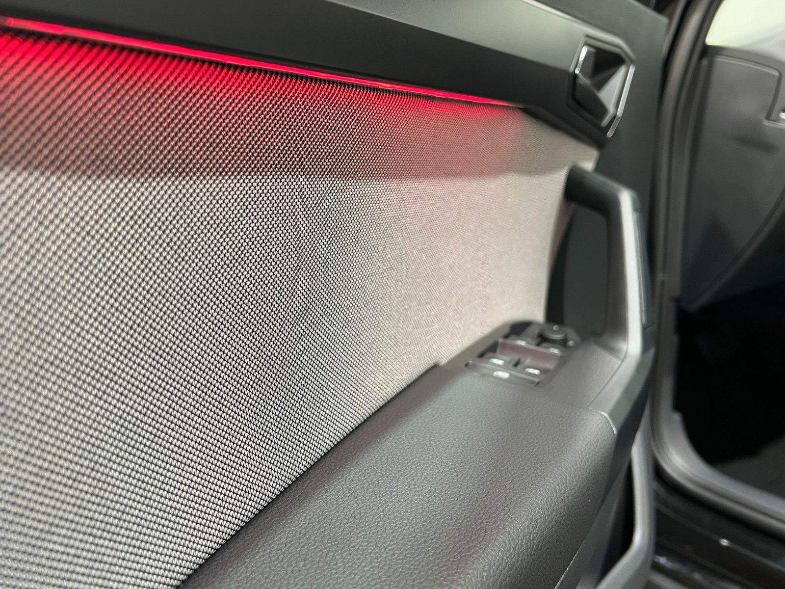 Fahrzeugabbildung SEAT Arona 1.0 TSI 85kW FR DSG