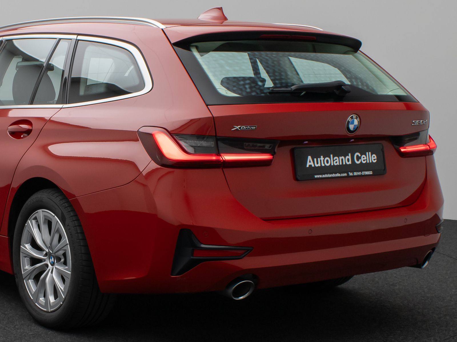 Fahrzeugabbildung BMW 320d  xD Laser DAB Fernlichtassist Komfort Alarm