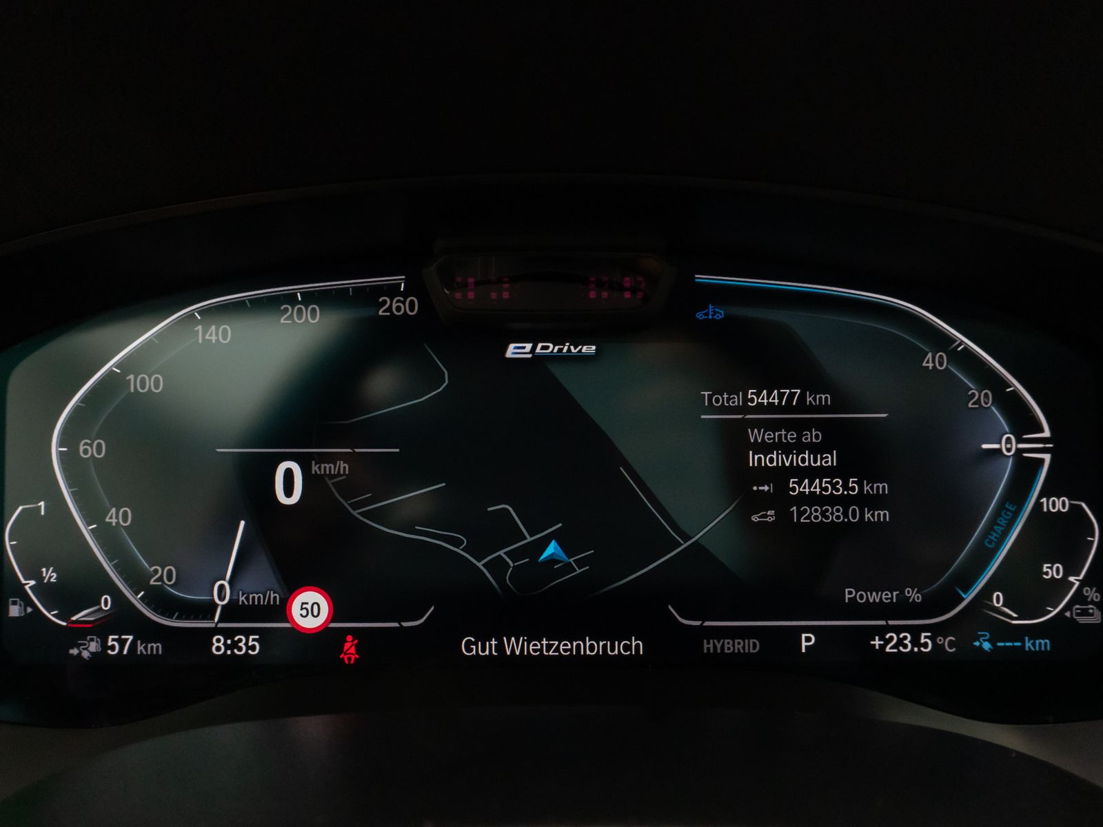 Fahrzeugabbildung BMW 530e Luxury Line Panorama Kamera HUD DAB 4xKlima
