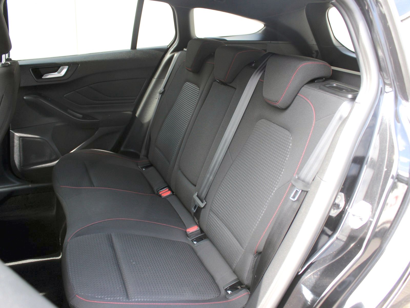 Fahrzeugabbildung Ford Focus ST-Line 1,0 EcoBoost Mild Hybrid