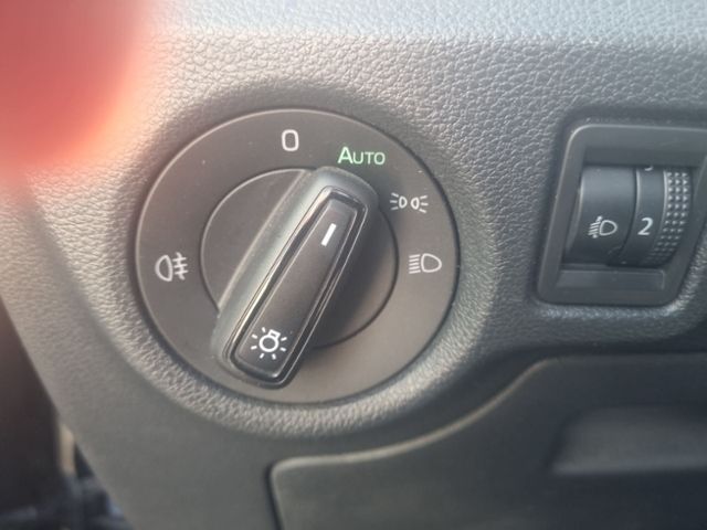 Fahrzeugabbildung SKODA Kamiq 1.0 TSI DSG Style LED KLIMA MFL SHZ TEMPOM