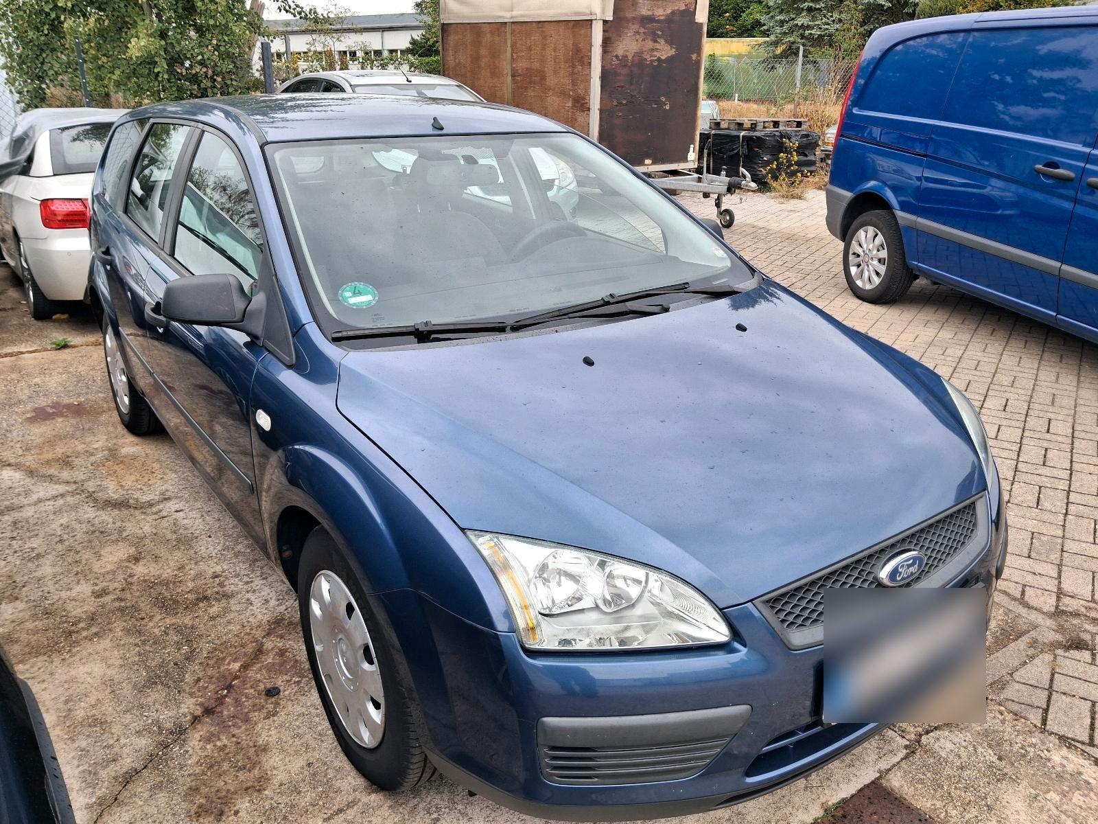 Ford Focus 2007 — rear view