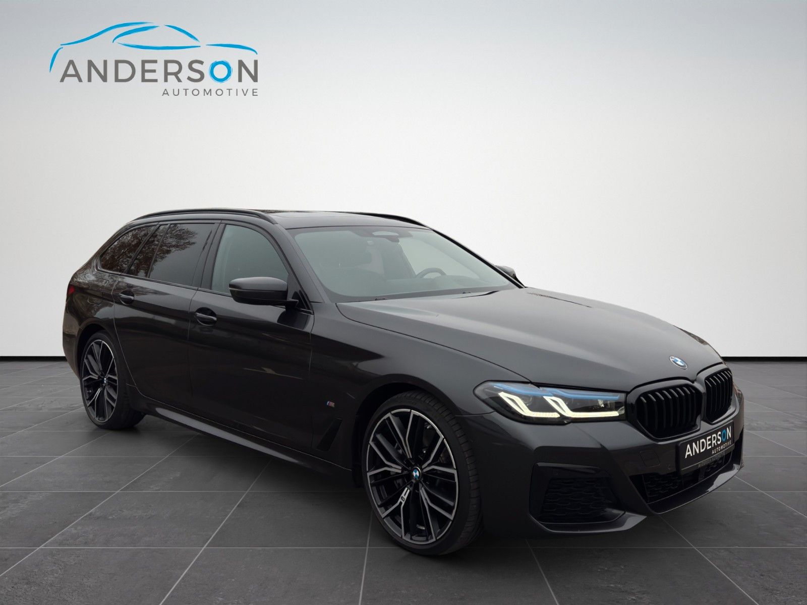 Fahrzeugabbildung BMW 530D TOURING XDRIVE M SPORT HUD H&K PANO LASER