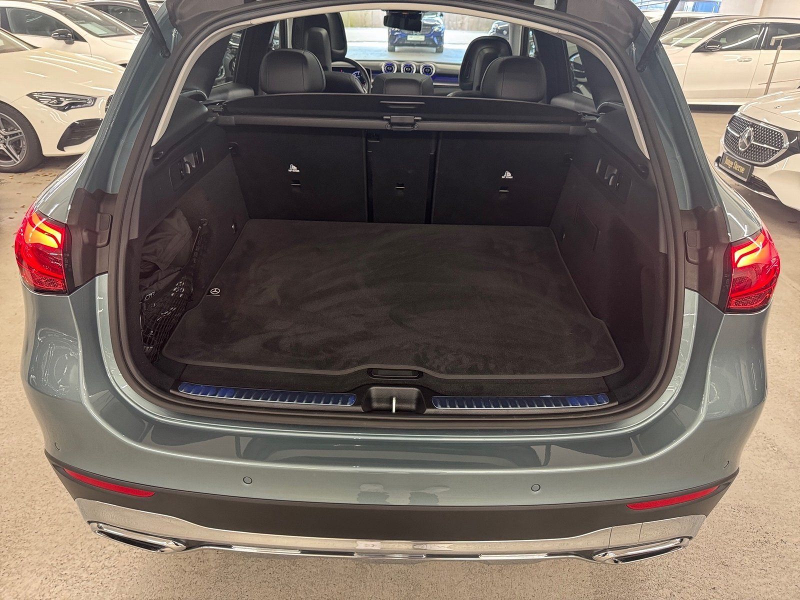 Fahrzeugabbildung Mercedes-Benz GLC 200 4M Avantgarde*STDHZG*AHK*Pano*Totwinkel*
