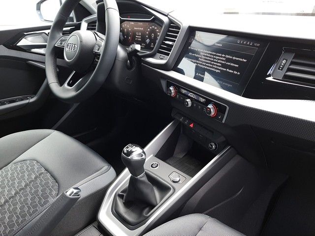 Fahrzeugabbildung Audi A1 Sportback 25TFSI advanced SHZ LED PDC 17"