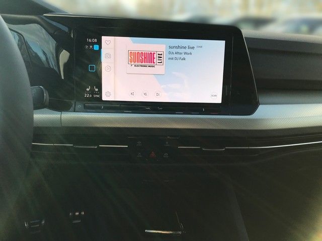 Fahrzeugabbildung Volkswagen Golf 1.5TSI Move LED+ACC+NAVI+APP-CONN+SITZHZ+++