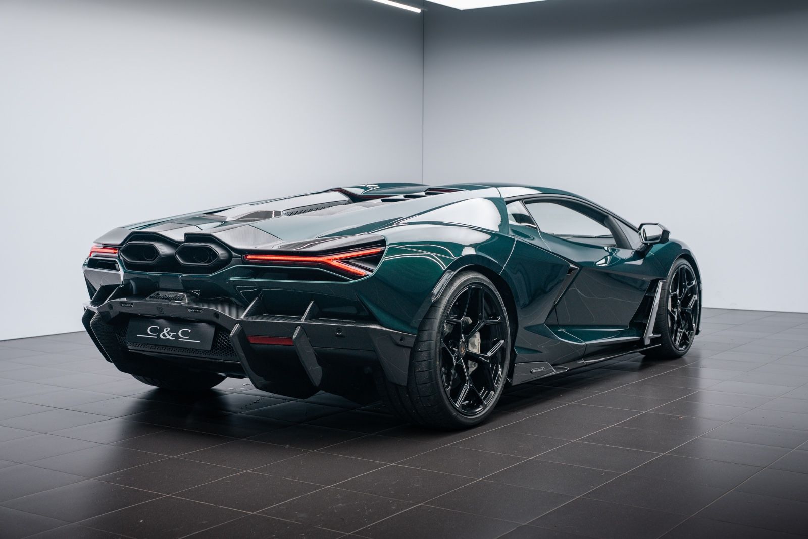 Fahrzeugabbildung Lamborghini Revuelto FULL CARBON/LIFT/PASSENGER/MY 26