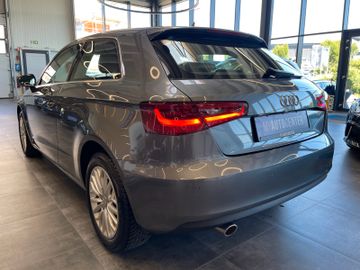 Audi A3 ambiente *BI-XENON*NAVI*TEMPOMAT*SZHZ*KLIMA*