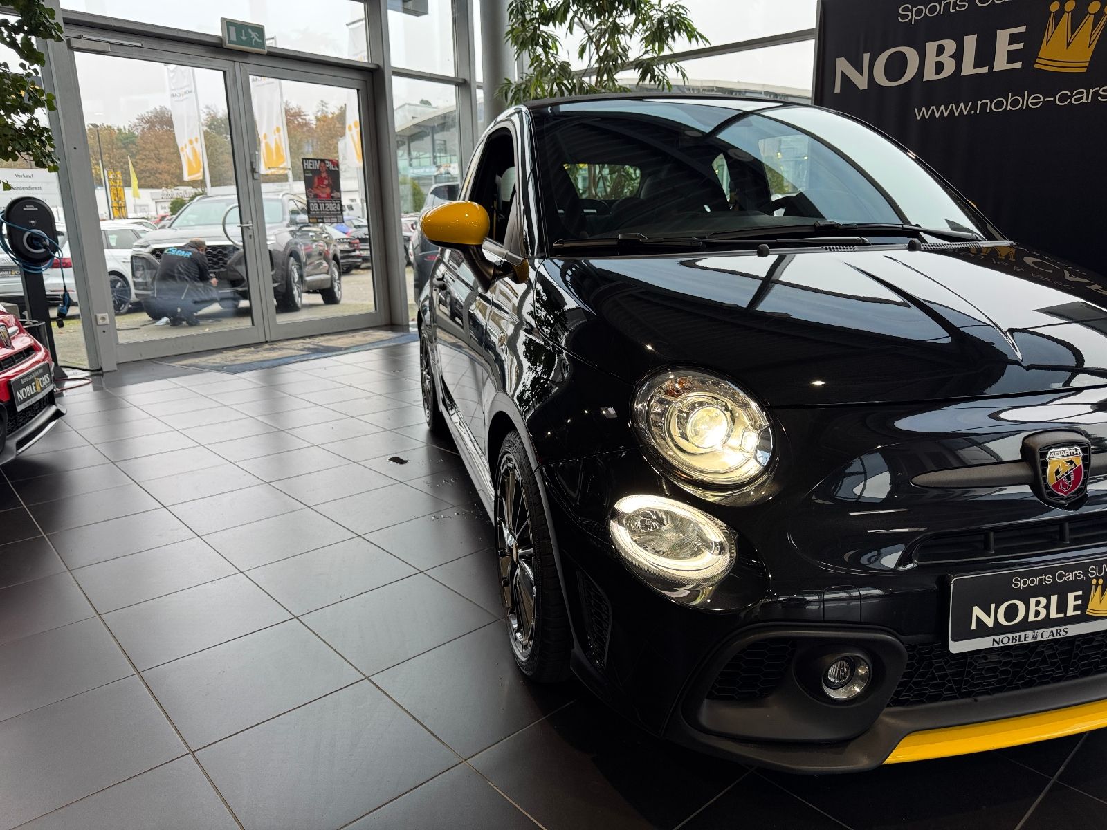 Fahrzeugabbildung Abarth 695C BEATS NAV DAB PDC ALU