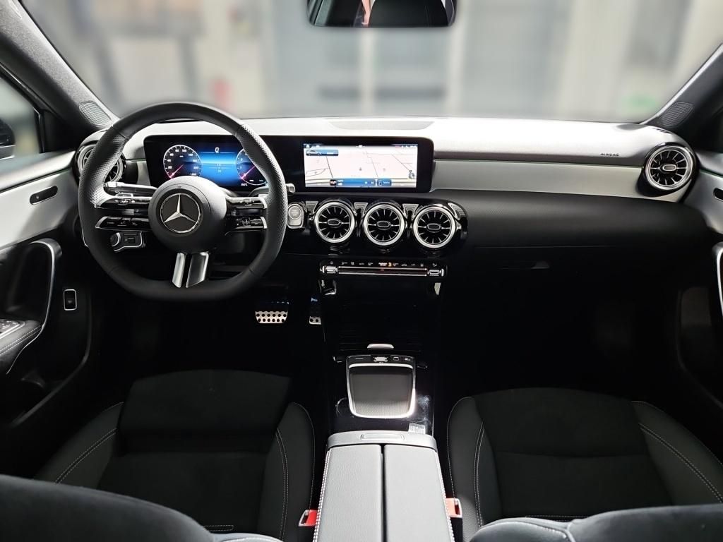 Fahrzeugabbildung Mercedes-Benz A 200 Limousine +AMG+NIGHT+KEYLESS+Standheizung+