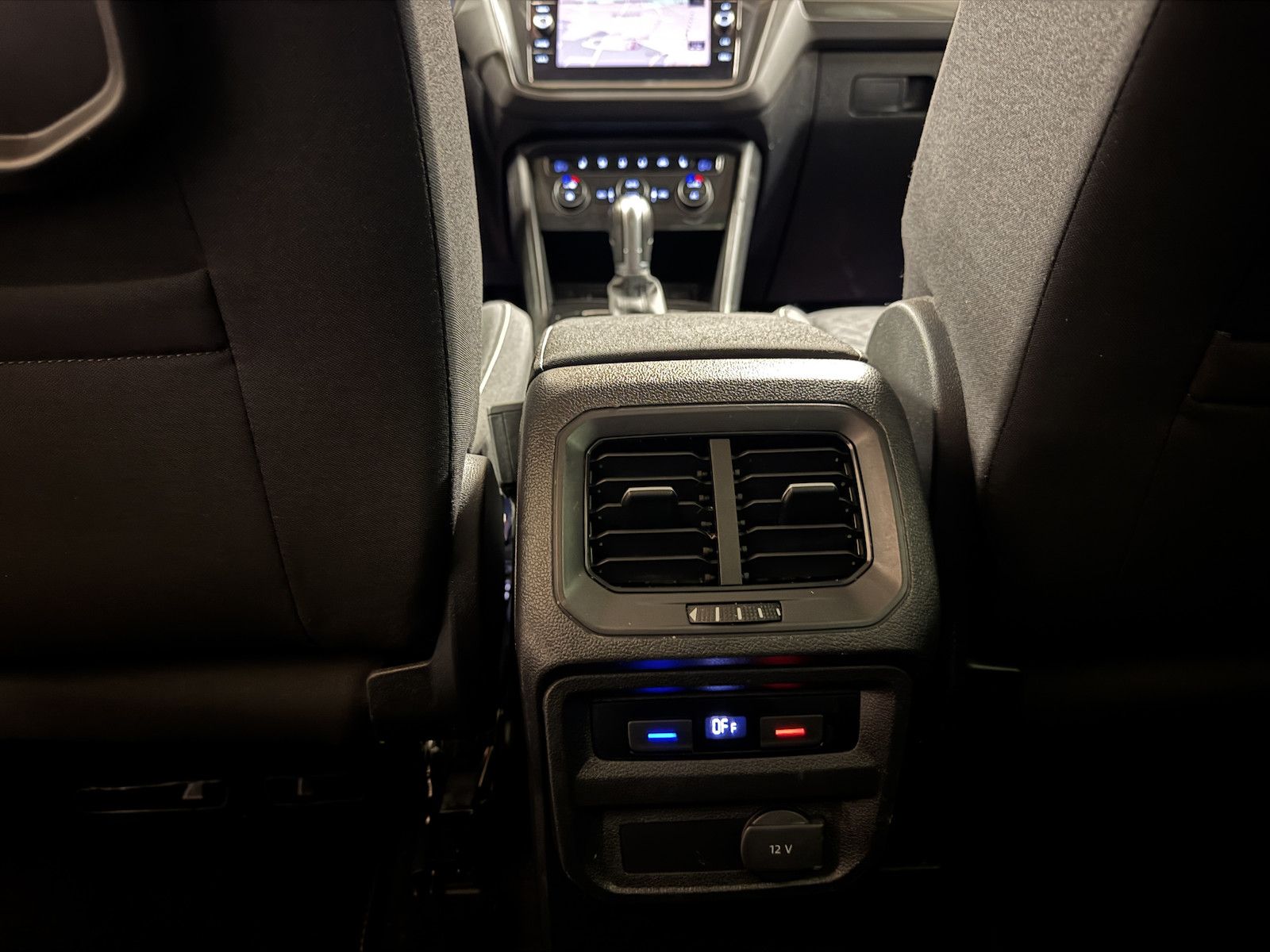 Fahrzeugabbildung Volkswagen Tiguan 2.0 TDI Join DSG/LED/Navi/Spur/VZE/Ahk