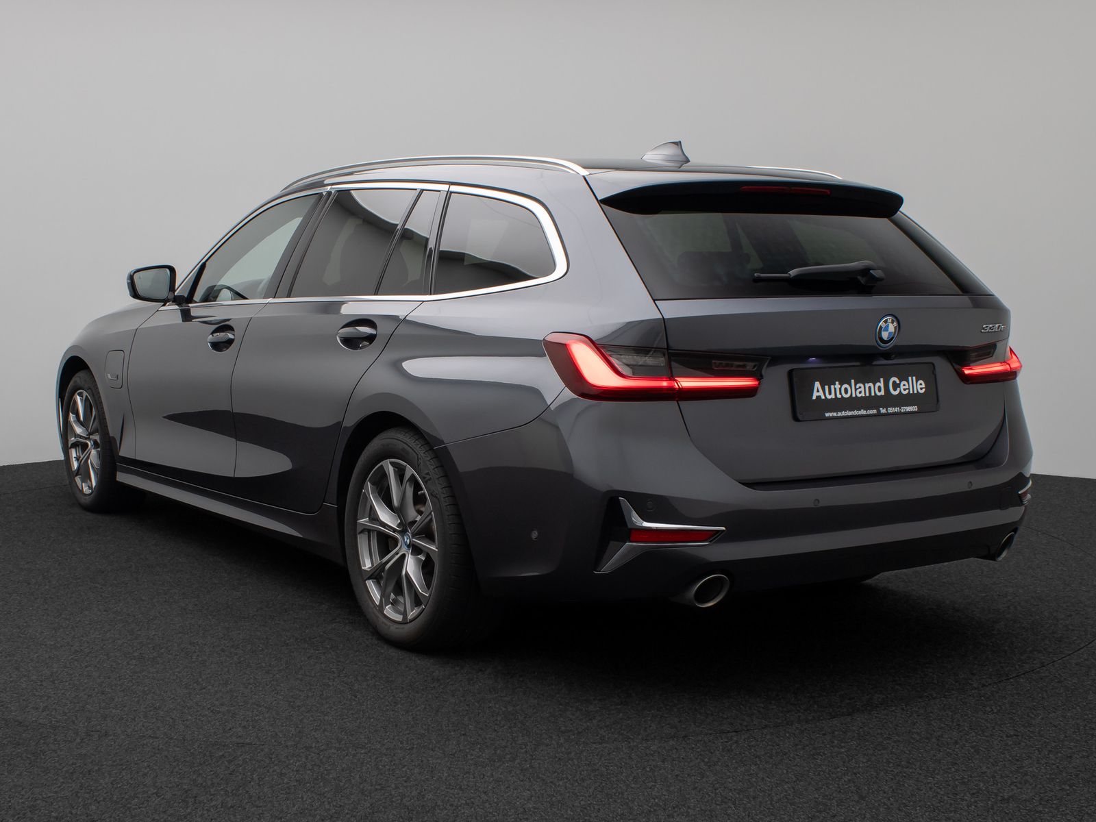 Fahrzeugabbildung BMW 330e Luxury Line 360°Laser HUD DAB HiFi Sport